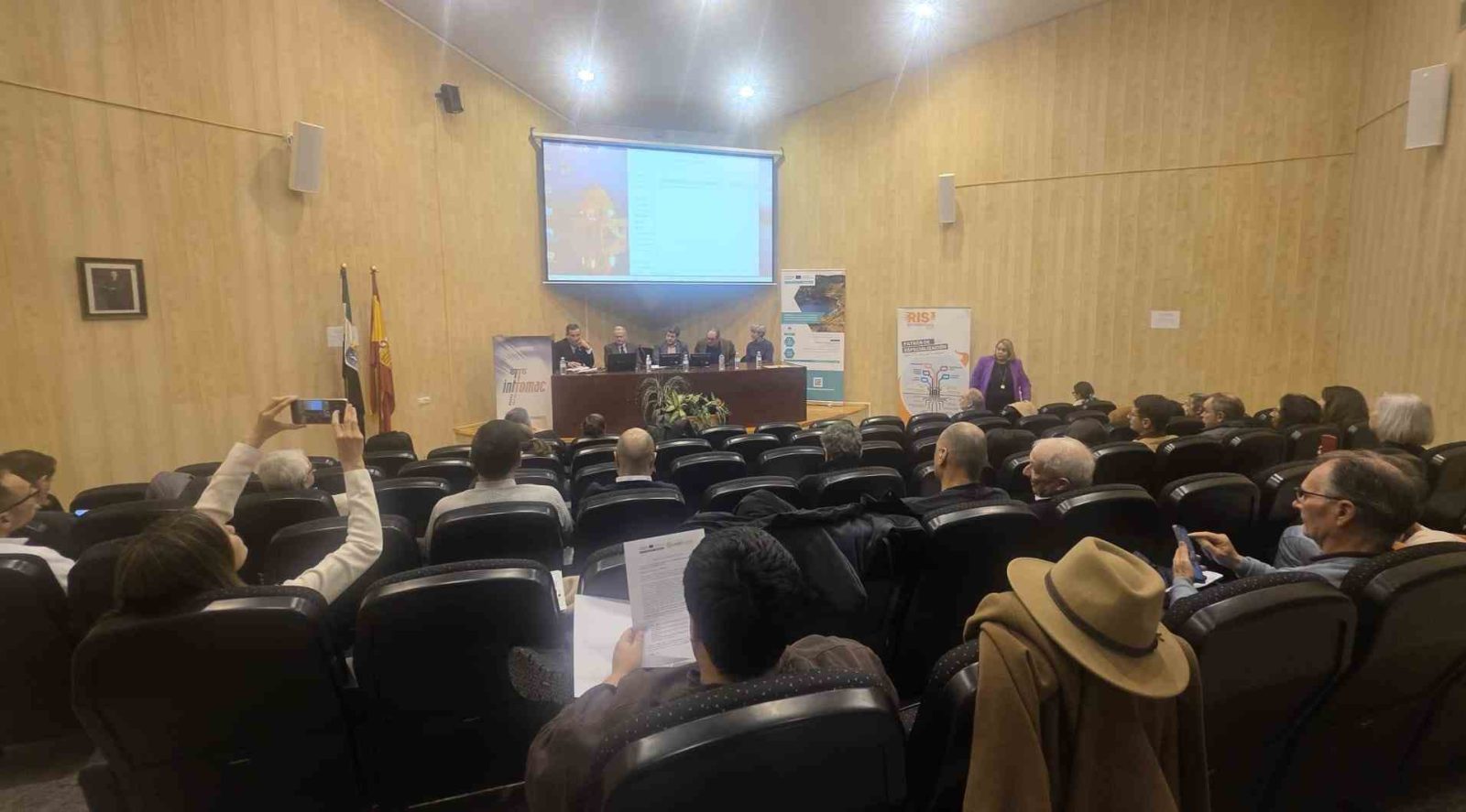 Participación del ICOG en un encuentro sobre materias primas críticas